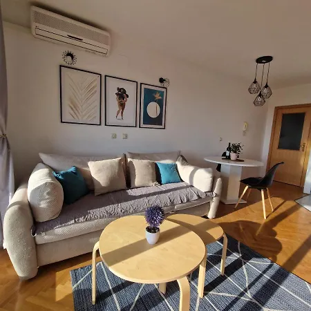 Apartment Sanja *